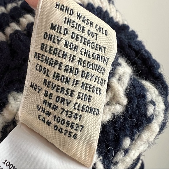 LL Bean Women’s Fisherman Sweater Navy Blue White Crew Neck Lambs Wool Medium - Picture 7 of 7